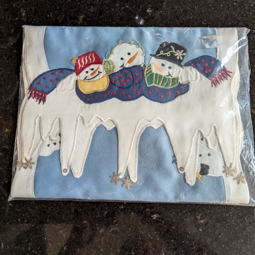 Quaker Factory Embroidered Snowman Table Runner‎ Holiday Christmas